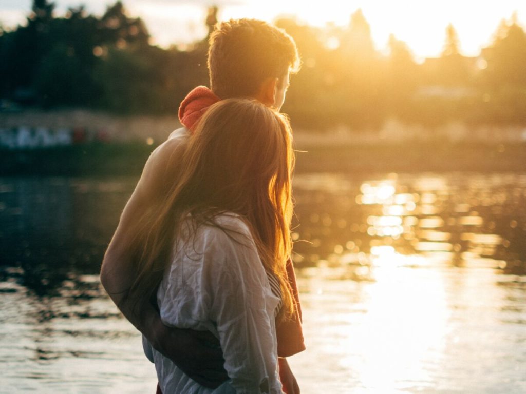 Comment doit se passer le premier mois de relation amoureuse